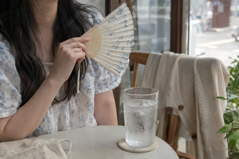 갱년기와 연애가 한꺼번에 찾아왔다